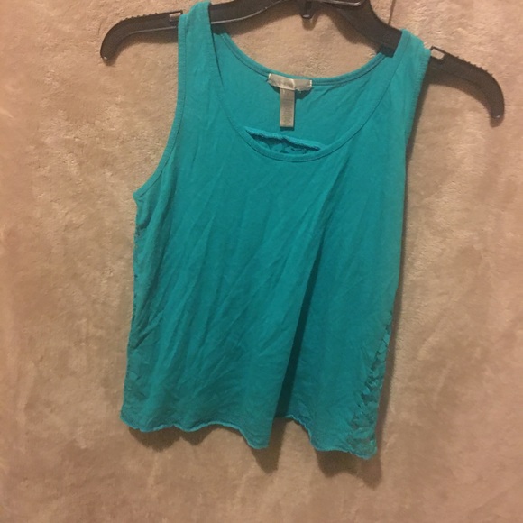 Tops - Picture 4 of 6